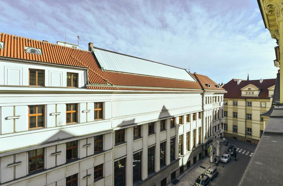 Large And Modern Apartment In The Heart Of Prag Exterior foto