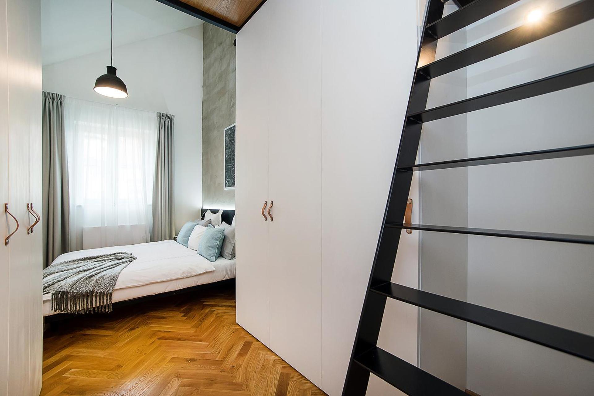 Large And Modern Apartment In The Heart Of Prag Exterior foto