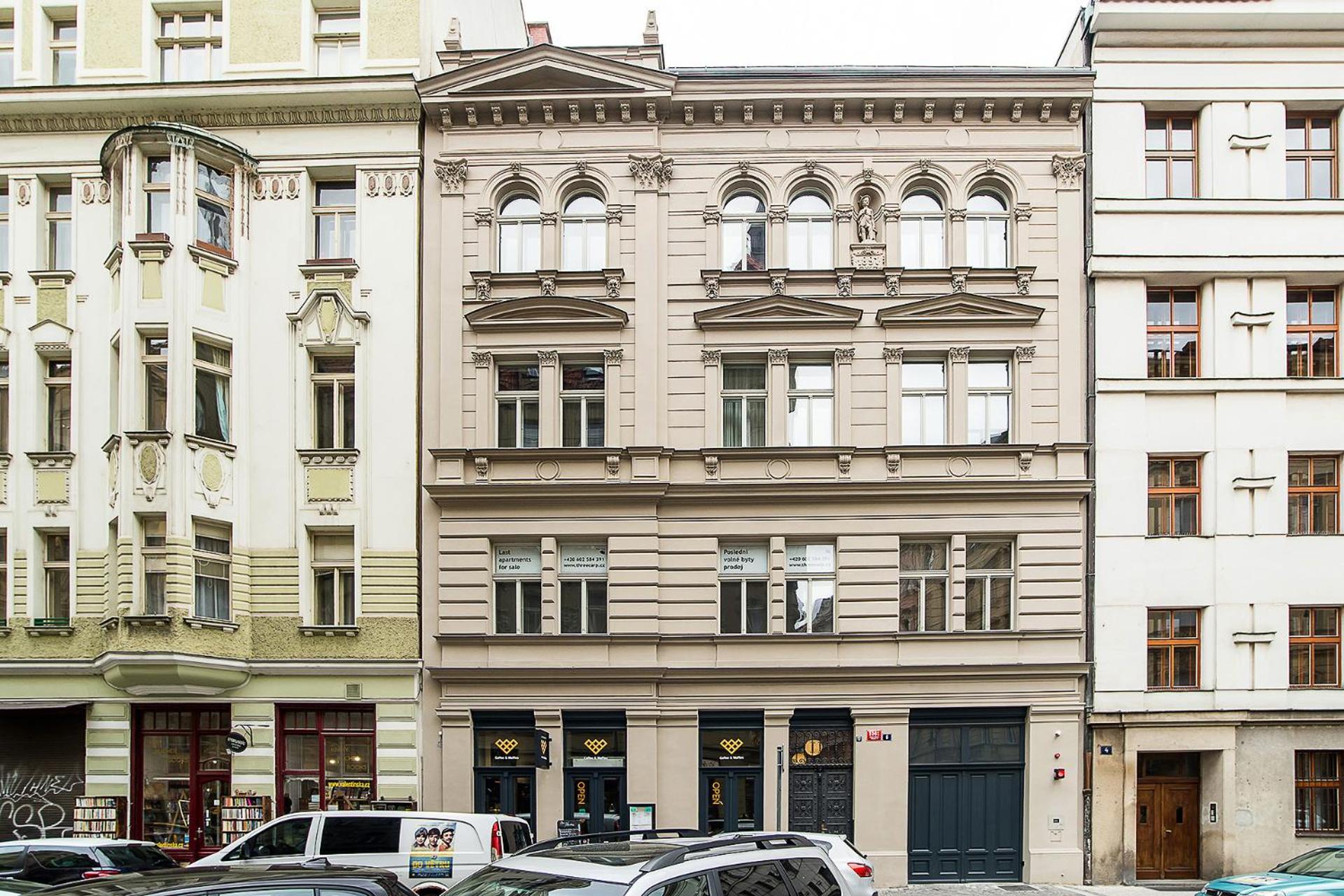 Large And Modern Apartment In The Heart Of Prag Exterior foto